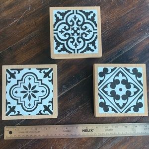 Set of 3 black and white wall hangings